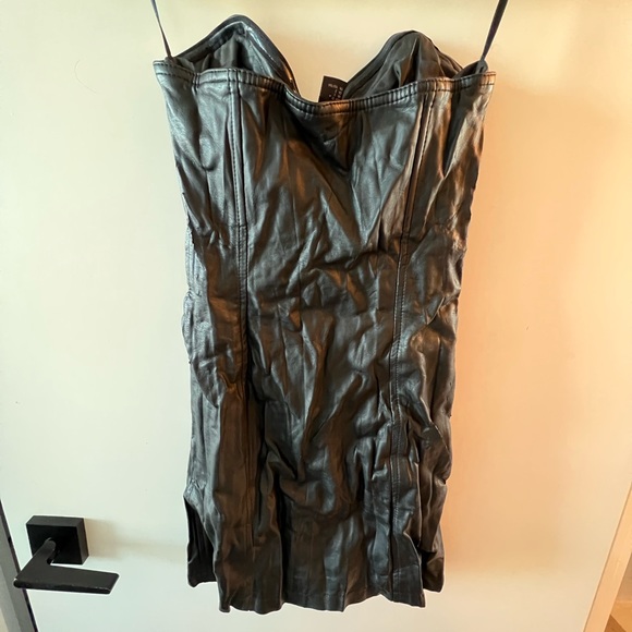 H&M - faux leather strapless dress - Picture 3 of 9